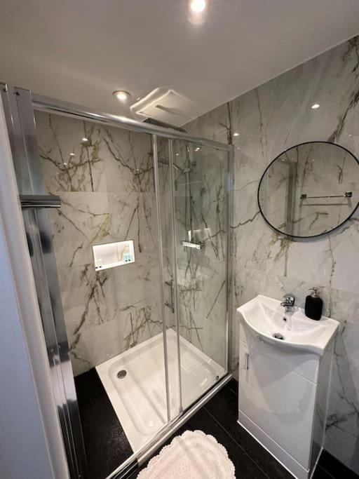 House Villa Watford  Luaran gambar