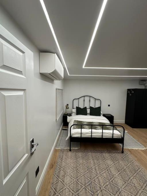 House Villa Watford  Luaran gambar