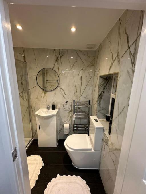 House Villa Watford  Luaran gambar