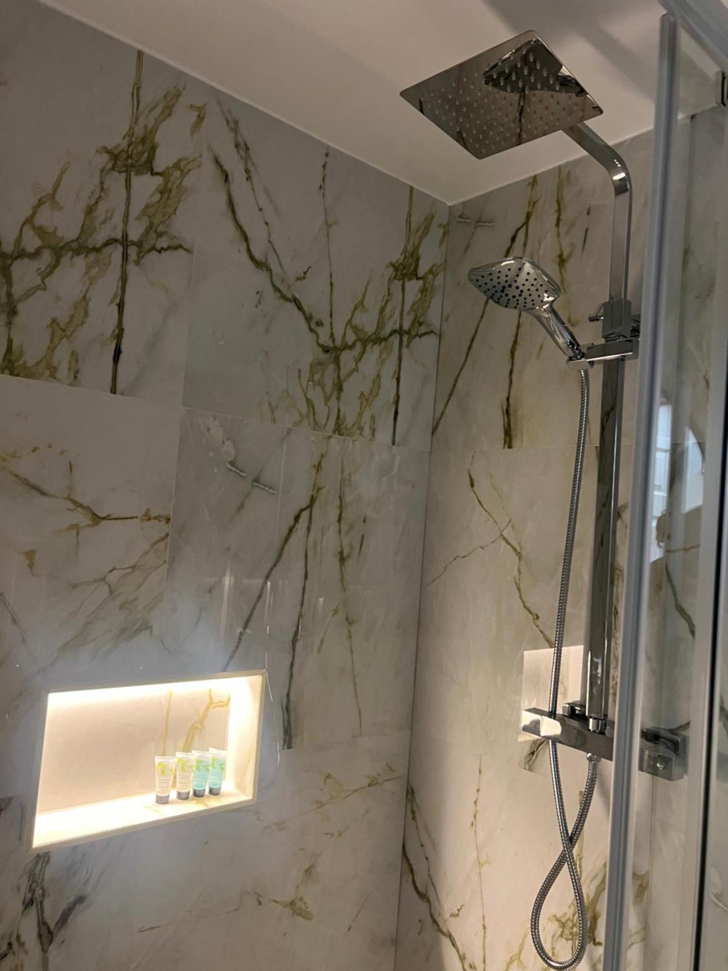 House Villa Watford  Luaran gambar